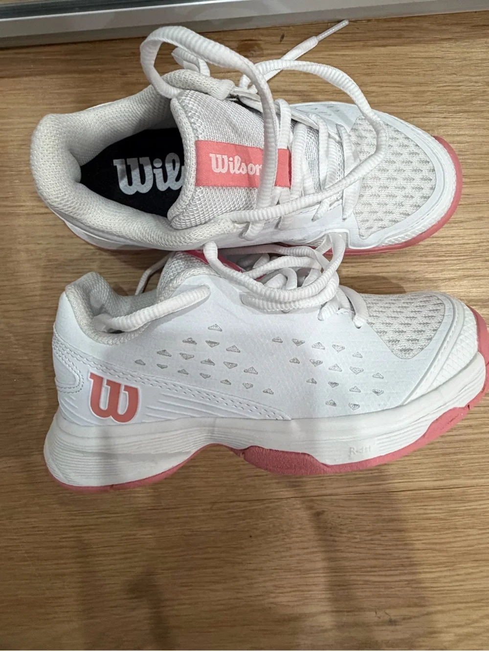 NWT Wilson Kids Tennis Shoes White Pink   NEW